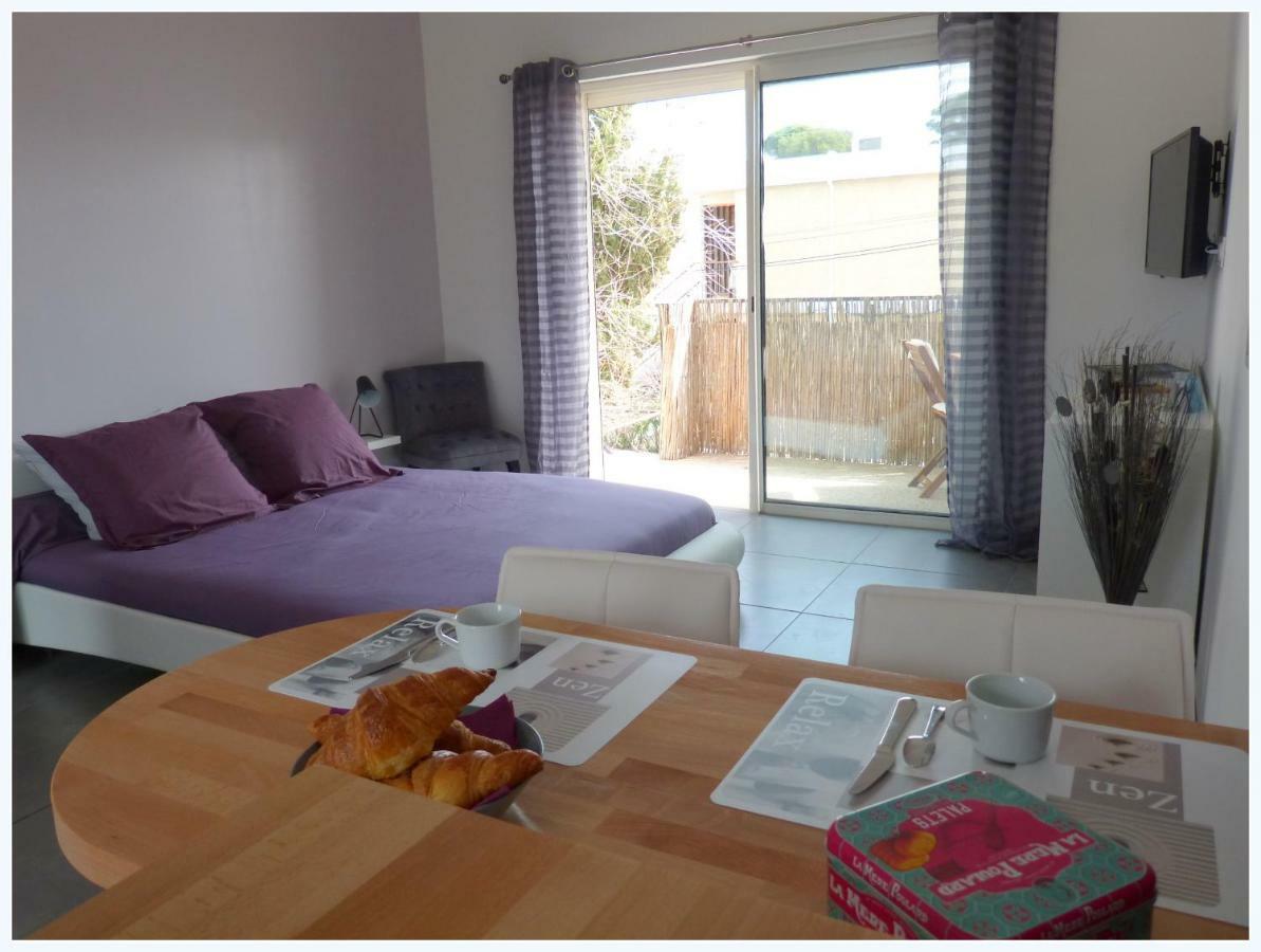 Plage A 400 M Studio Tout Confort Terrasse Clim Parking Йер Экстерьер фото